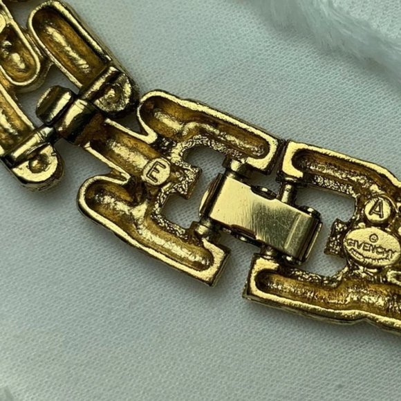 ❤️Vtg 80s Iconic GIVENCHY Gold Logo GG Link Runway Collar Necklace - Picture 8 of 8